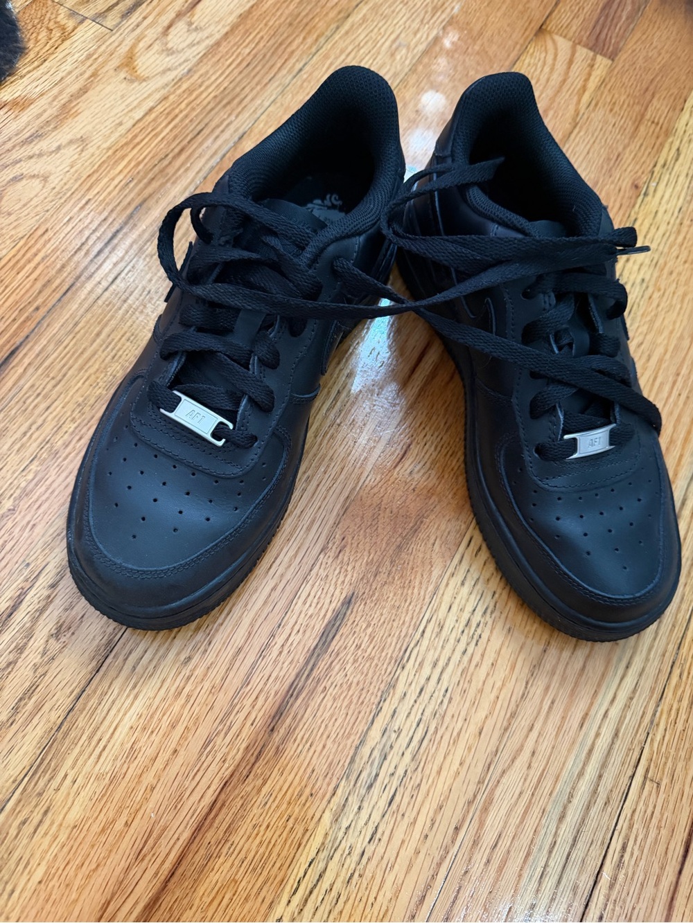 Nike Y 5.5 Black Low-Top Sneakers